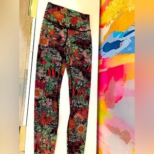 Lululemon floral print leggings size 4